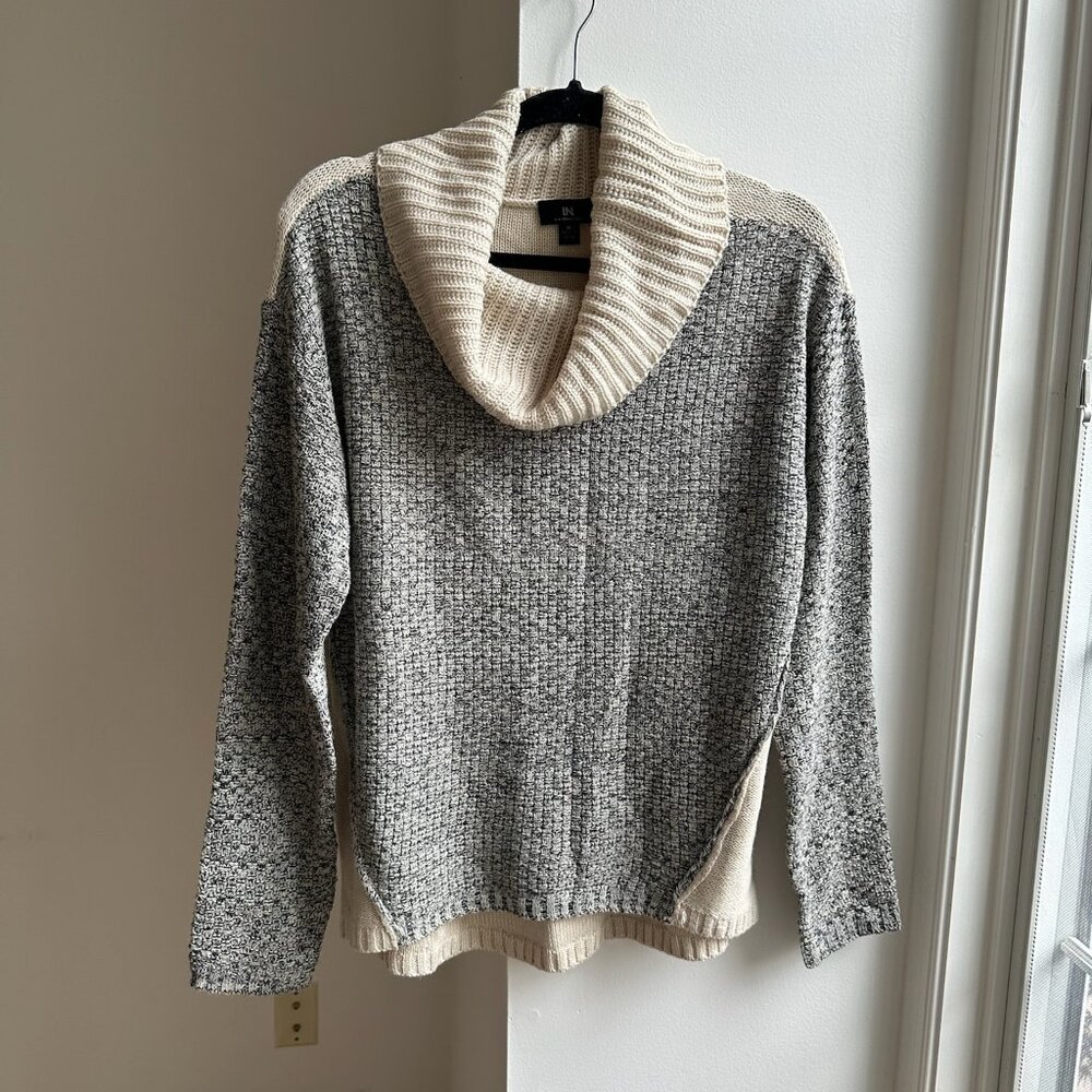 Women's Cowl Neck Two-Tone Sweater M